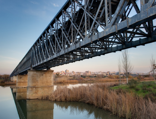 Adif invierte 10 M€ en poner en valor el histórico Puente de Hierro de Mérida