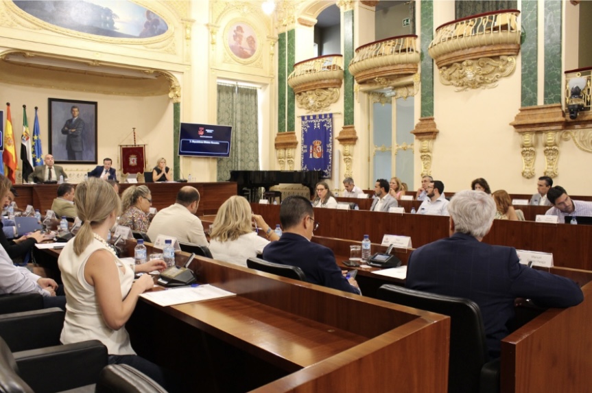 Miguel Ángel Gallardo anuncia un plan especial para aliviar las necesidades presupuestarias de los ayuntamientos
