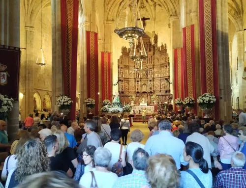 Cientos de cacereños reciben este miércoles a la Virgen de la Montaña con la presencia del Nuncio del Papa