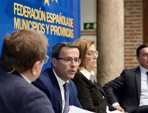 Miguel Ángel Gallardo presenta en Madrid el plan contra la exclusión financiera de la Diputación de Badajoz