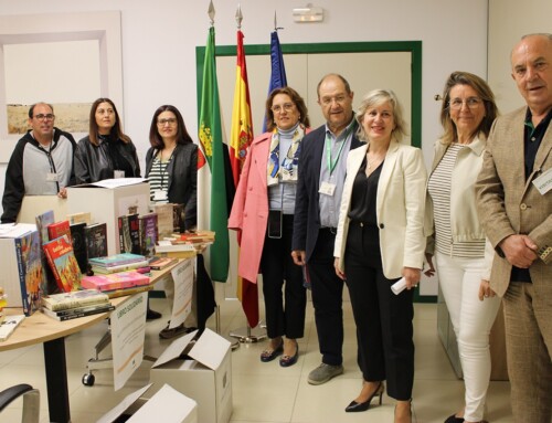 Agricultura entrega al municipio de Deleitosa y la prisión de Badajoz lotes de libros donados en la Campaña del Libro Solidario