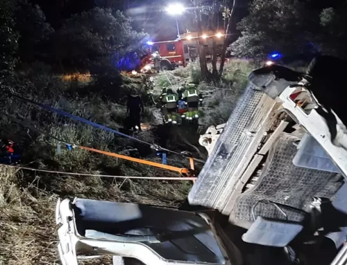 Un fallecido y cinco heridos al caerse por un terraplén el vehículo en el que viajaban cerca de Serradilla