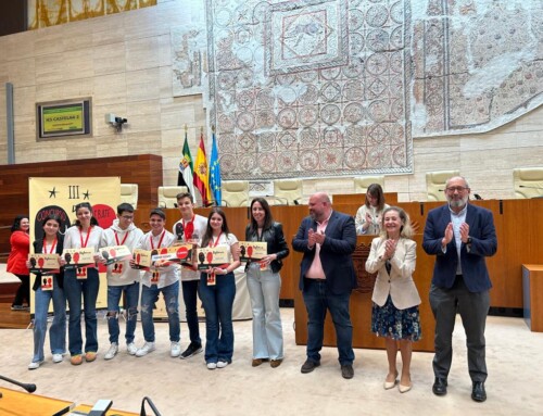 El IES Castelar y el IES San Fernando de Badajoz ganan la tercera edición del Concurso de Debate Escolar