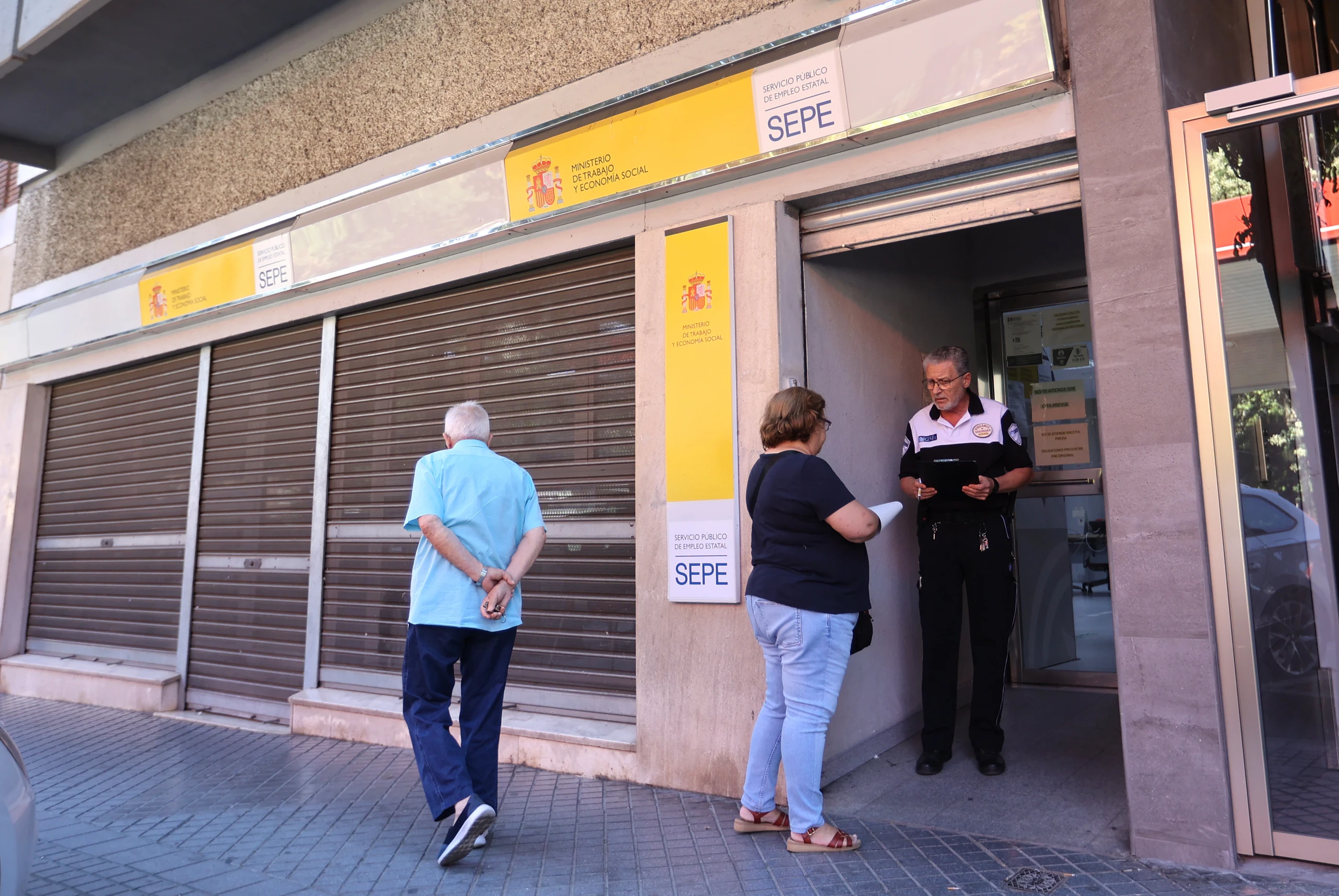 El paro baja en 10.400 personas en el segundo trimestre en Extremadura, un 12% menos