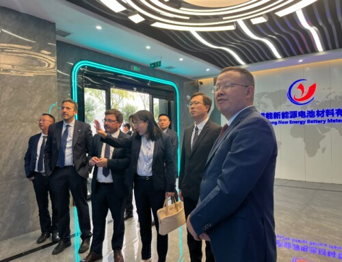 La delegación extremeña desplazada a China visita las instalaciones de Hunan Yunen Technology en Guiyang