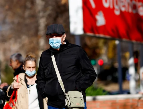 Diferencias entre gripe, Covid y VSR, los tres virus por los que Sanidad pide la vuelta a las mascarillas