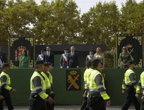 La Guardia Civil celebra en Mérida el día de su patrona con la entrega de condecoraciones y un desfile de 500 efectivos