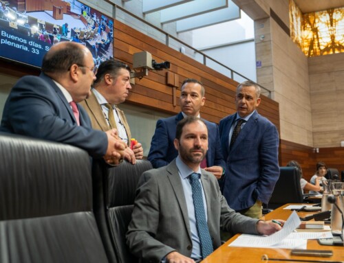 El pleno de la Asamblea aprueba la propuesta de VOX para fomentar el mantenimiento de bares y centros de ocio en municipios con menos de 500 habitantes, con el objetivo de combatir la despoblación y fortalecer el tejido social en las zonas rurales de la región.