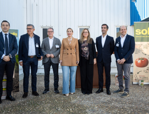 La presidenta de la Junta de Extremadura visita la fábrica de Solís en Miajadas con motivo del 60 aniversario de la marca