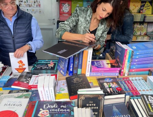 La autora fontanesa Macarena Chaves ha participado con éxito en la Feria del Libro de Sevilla