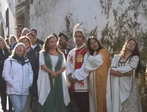 Un centenar de pasajeros ponen rumbo al corazón de la Reserva del Tajo Internacional a bordo de un nuevo tren turístico