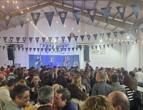 Ribera del Fresno vivió su primer Oktoberfest con cerveza, música y espíritu festivo