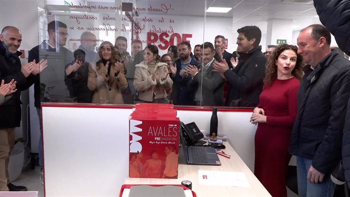 Gallardo presenta el máximo de avales para las primarias del PSOE convencido de salir «reforzado» y con su proyecto «consolidado»