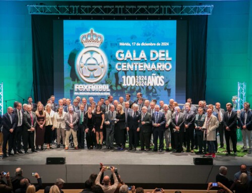 María Guardiola felicita a la Real Federación Extremeña de Fútbol por su centenario: «Vamos a seguir escribiendo juntos la historia del fútbol extremeño»