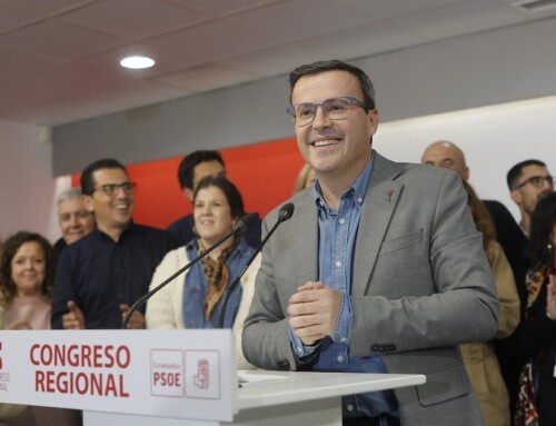 Miguel Ángel Gallardo seguirá al frente del PSOE de Extremadura tras ganar las primarias con el 61,7 % de los votos