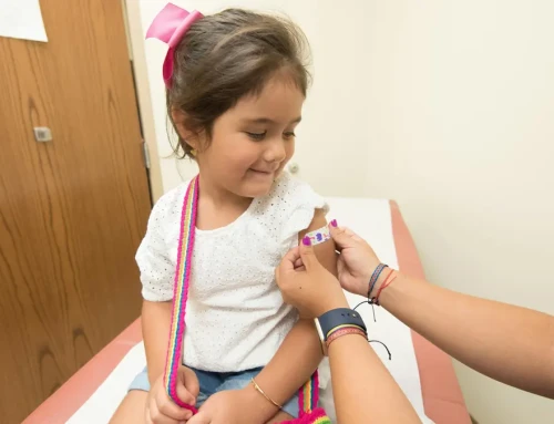 Los pediatras piden ampliar el calendario vacunal infantil para atajar los brotes de sarampión y tosferina