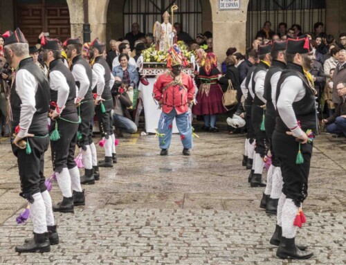 Los Negritos se preparan para danzar por las calles de Montehermoso los días 2 y 3 de febrero