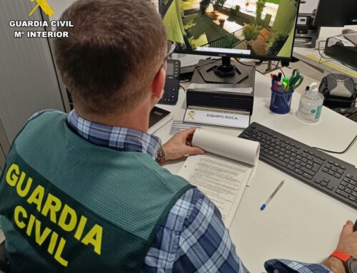 Detenido por la sustracción de diferentes efectos en el interior de cinco vehículos en Castuera