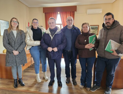 La Junta de Extremadura entrega tres viviendas nuevas en Aldea del Cano y facilitará en verano otras 56 en Almendralejo y Villafranca de los Barros