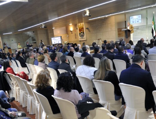 La presidenta de la Asamblea reivindica la memoria de las mujeres que lucharon por la libertad e insta a defender y preservar los derechos que conquistaron