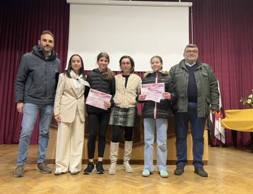 Una multitudinaria «Marcha Comunitaria» conmemora por las calles de Los Santos de Maimona el 8M