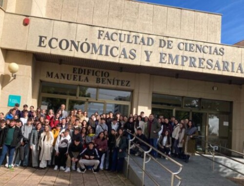 Éxito de participación en la XIII Olimpiada de Economía “Caja Rural de Extremadura”, celebrada en la Facultad de Económicas de la UEx